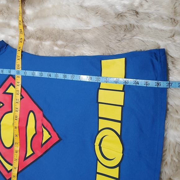 EUC Superman 🦸‍♂️ T-shirt - Picture 4 of 4